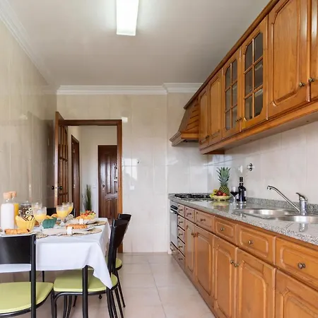 Апартаменты Sunny Cozy Flat W/ Terrace - Sao Joao Порту