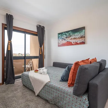Sunny Cozy Flat W/ Terrace - Sao Joao 波尔图