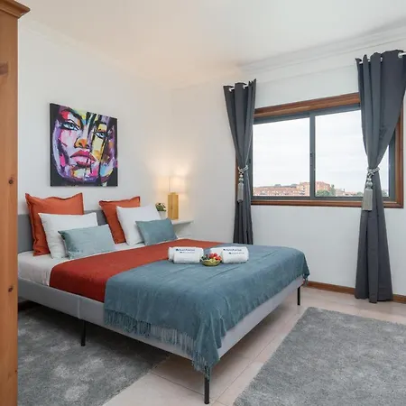 Sunny Cozy Flat W/ Terrace - Sao Joao Daire